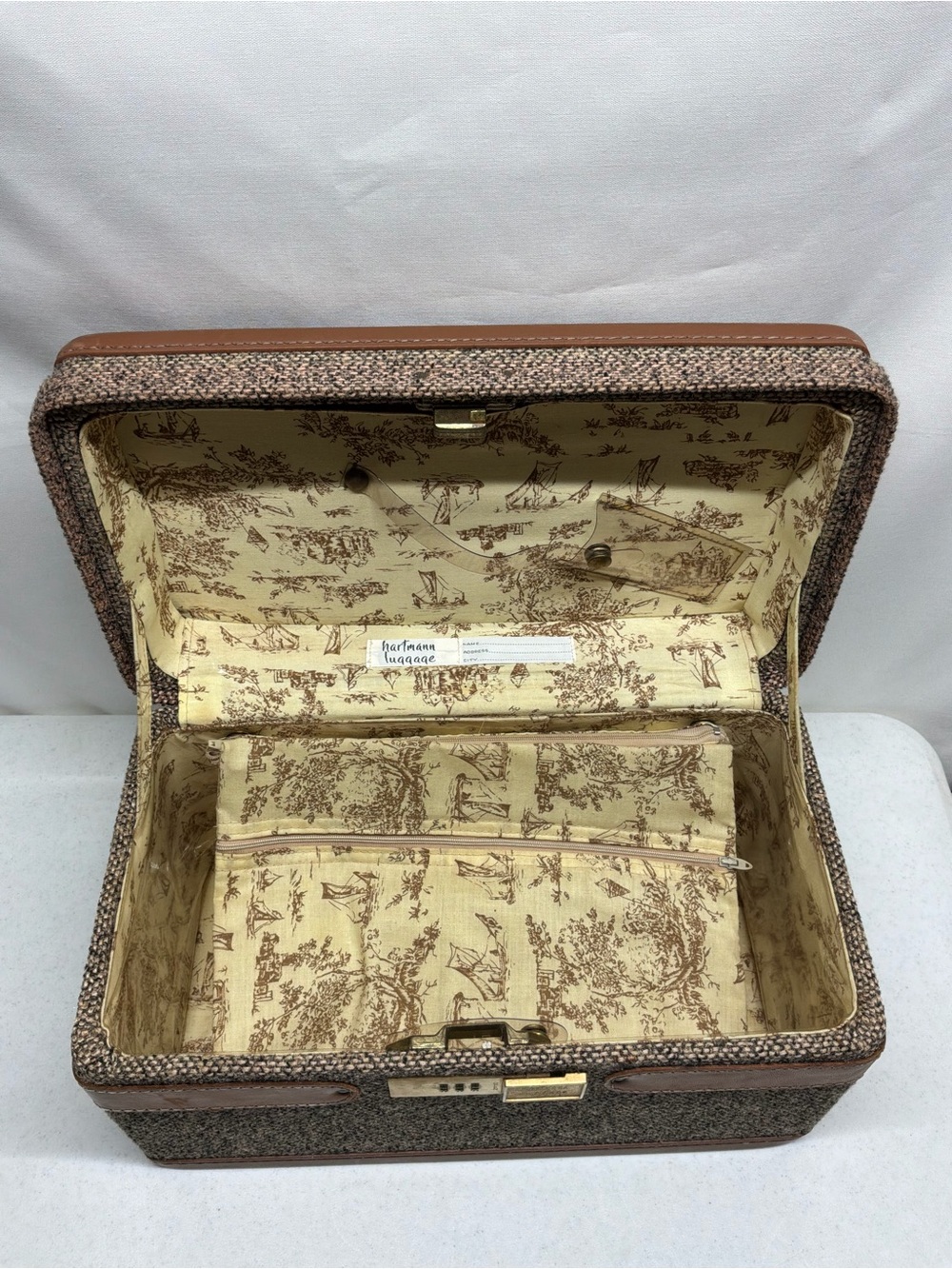 Vintage Hartmann Tweed Travel Train Case with Leather Trim 2 Zip Pouches Inside - Picture 14 of 16